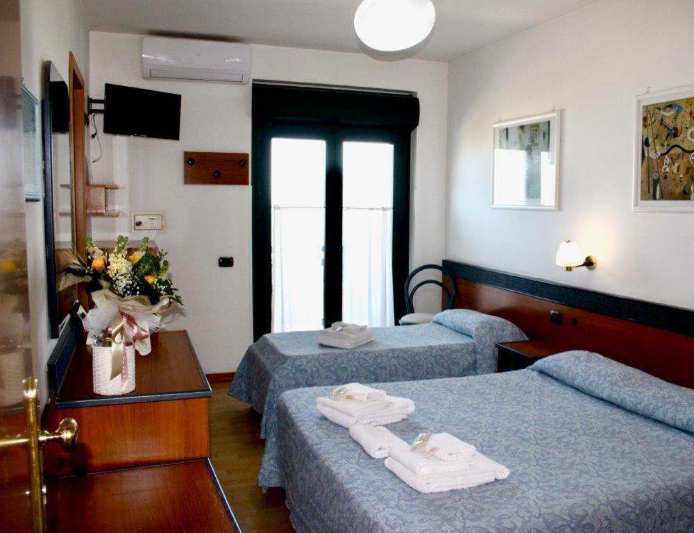 Hotel Tassoni Maison Alba Adriatica Ngoại thất bức ảnh